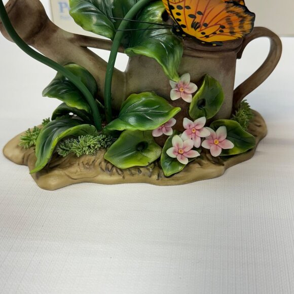 Classic Treasures Porcelain Collectable‎ Red Roses With Watering Can Ornament - Picture 16 of 16